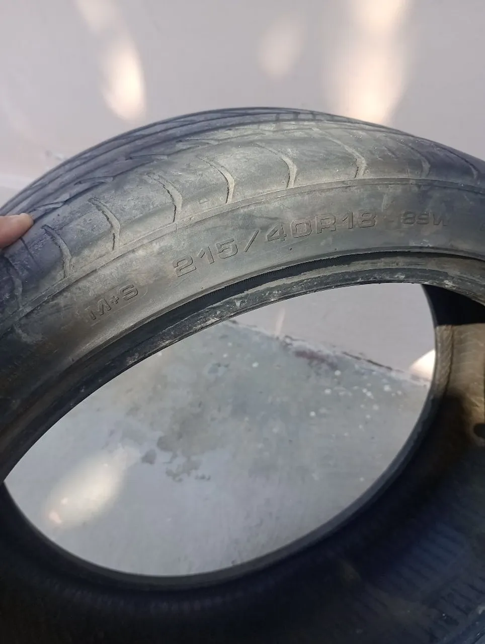 Pneu 215/40R18 - 89W