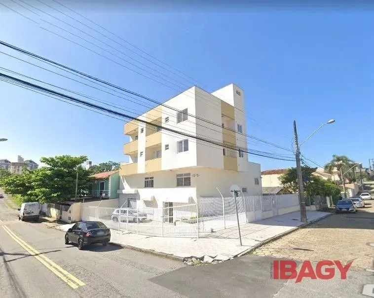 Excelente Apartamento 1 dormitório(s) em Capoeiras - Florianópolis