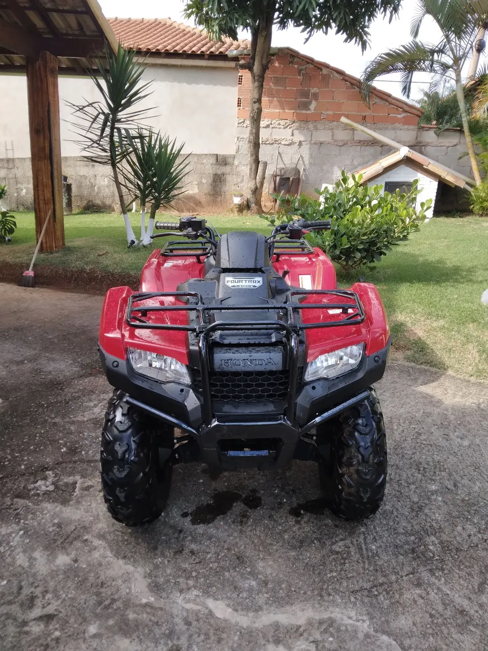 Vendo quadriciclo fourtrax 4×4 2022 muito novo  *o
