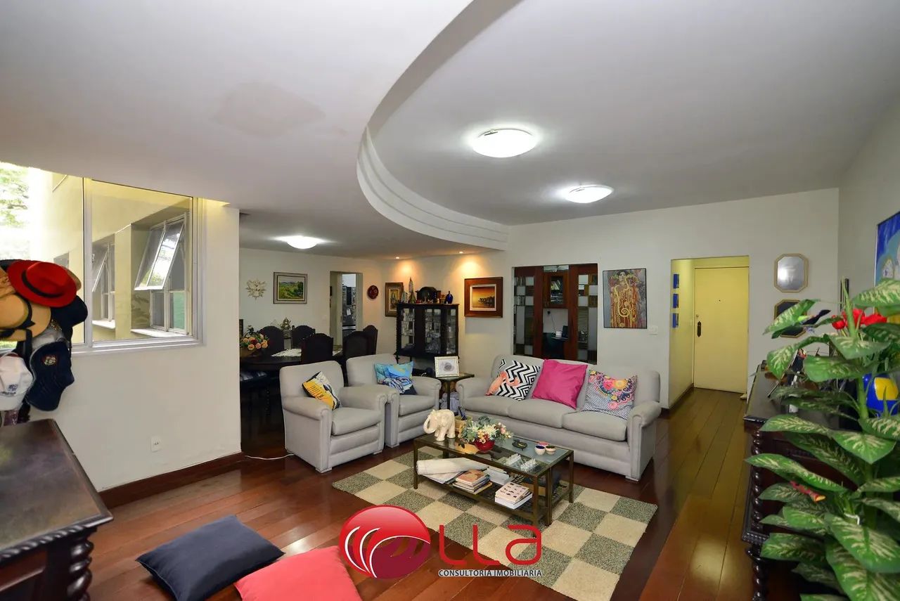Imóvel para venda possui 197m² com 4 quartos em Santa Efigênia - Belo Horizonte - MG