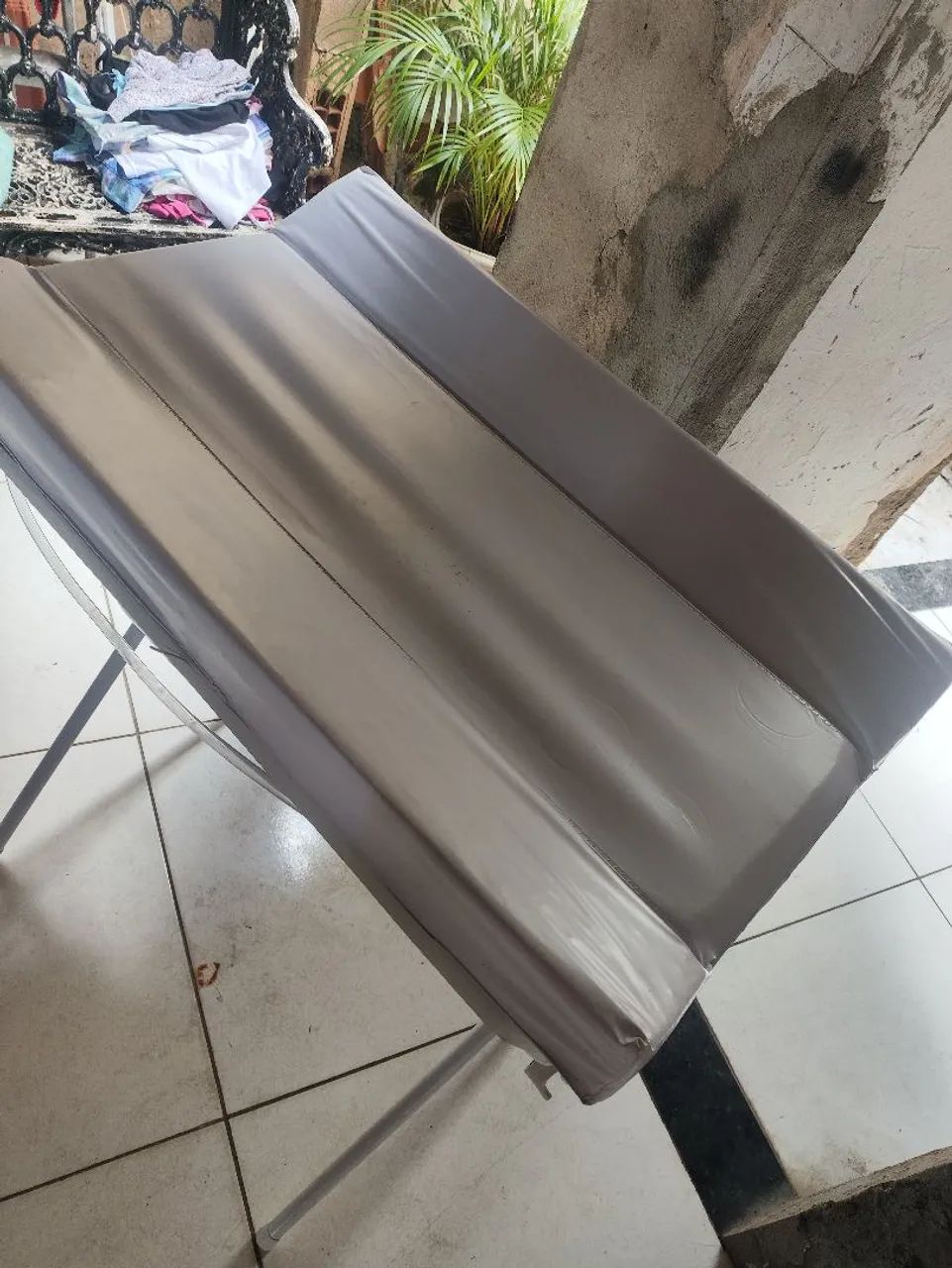 Trocador de bebê dobrável com cuba - Foto 5