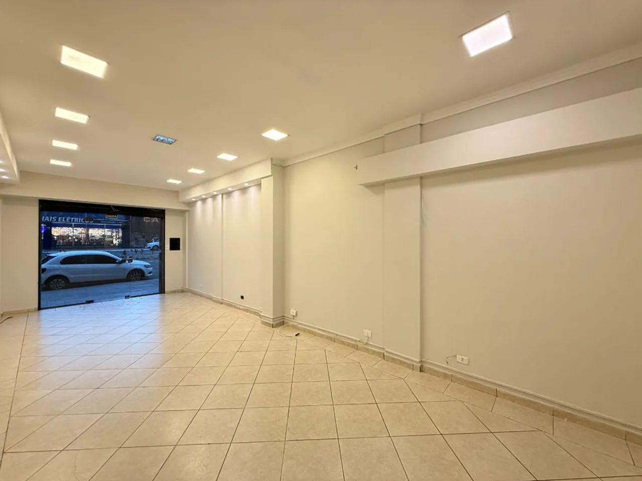 Sala para alugar em Maringá, Zona 03, com 51.9 m², Normândia - Foto 3