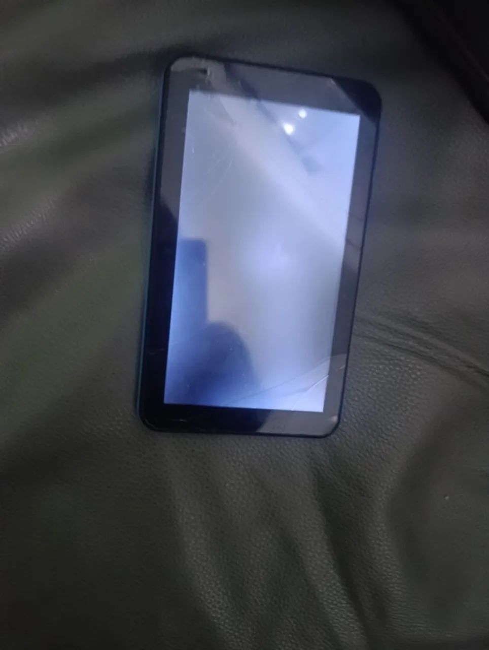 Tablet tela quebrada,. não funciona mas dá sinal de "vida" - Foto 3