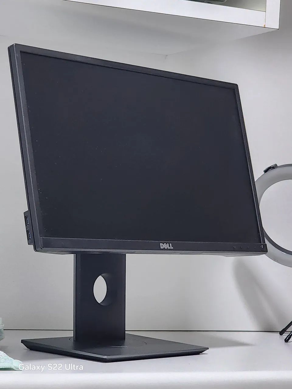 Monitor  dell com suporte articulado