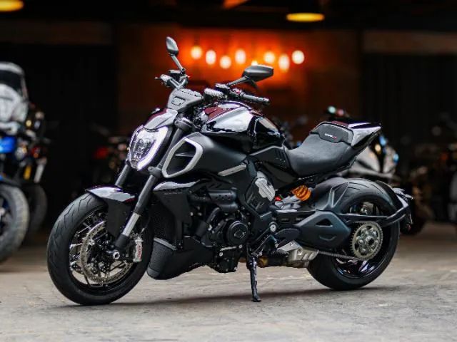 DUCATI DIAVEL V4 - Foto 2