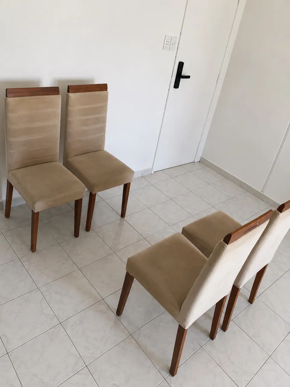 CONJUNTO MESA E CADEIRAS R$ 1.500 - Foto 2