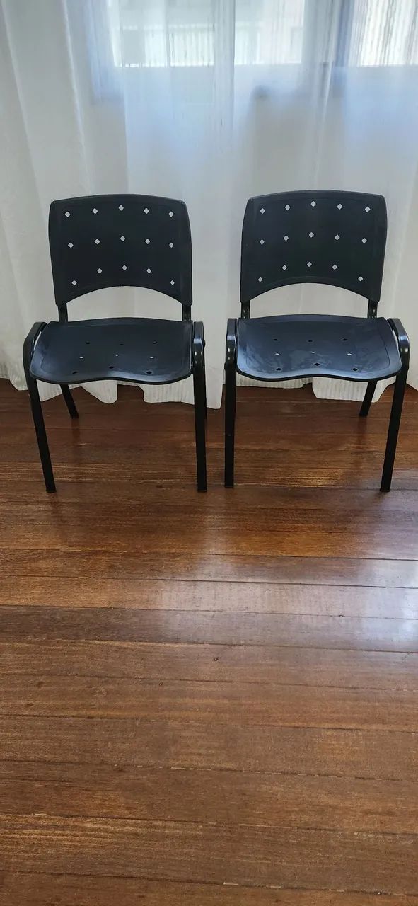 Duas cadeiras  resistente  por 190,00 - Foto 4