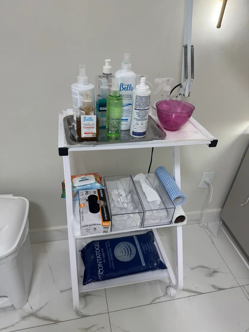 Carrinho auxiliar com lupa para estética  - Foto 2