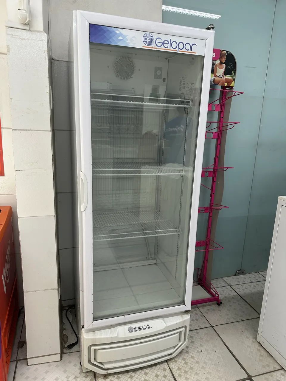 Geladeira expositora super nova