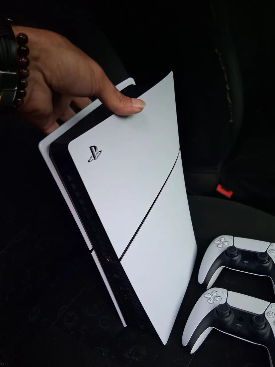 PlayStation 5  Slim Digital 825 gb Branco + 2 controles + FIFA 2026 + GTA 5. - Foto 2