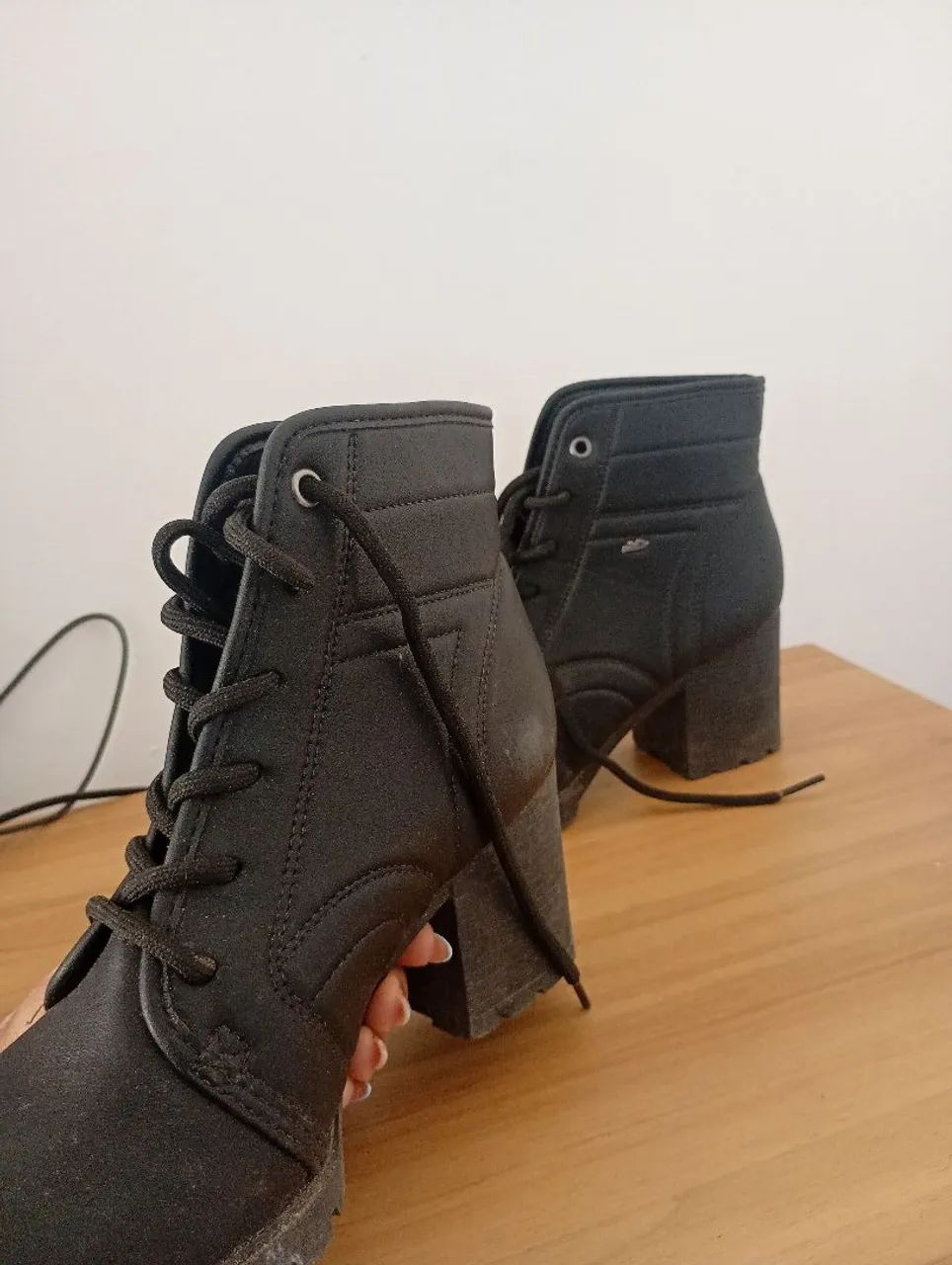 Bota com salto - Foto 2