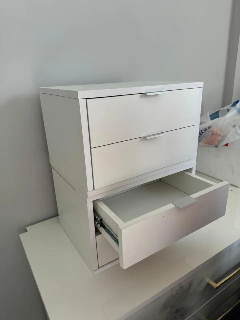 Mesa de cabeceira - nova 