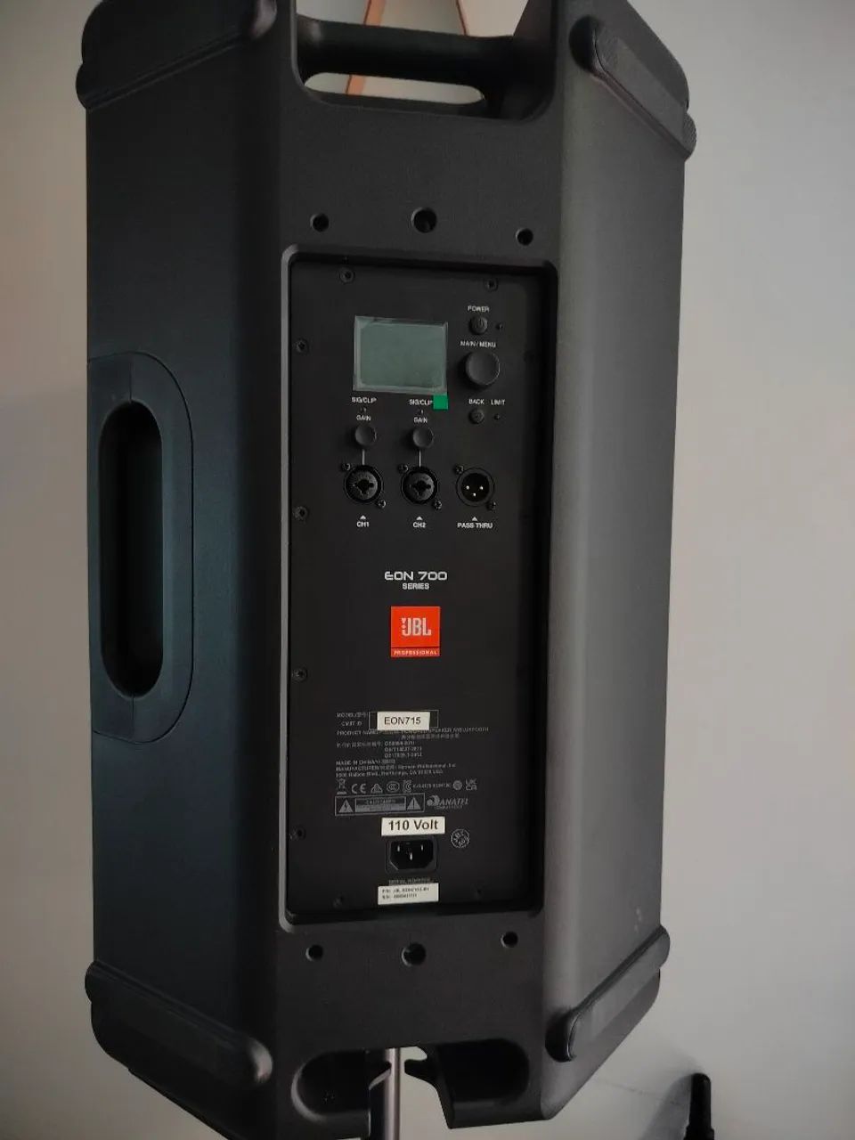 caixa JBL Eon 715 profissional  - Foto 4