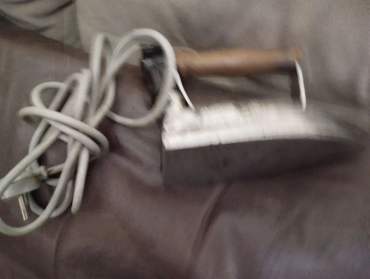 Ferro Compacto Antigo. - Foto 5