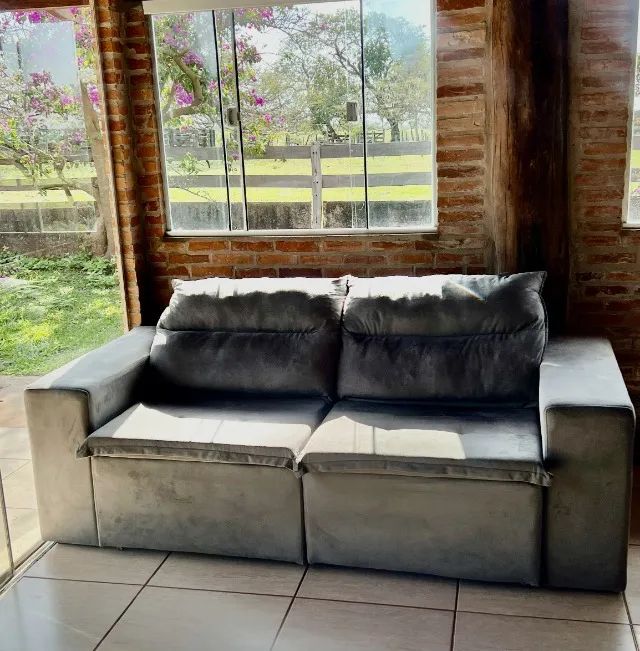 Sofá retrátil com menos de 1 ano de uso - Foto 2