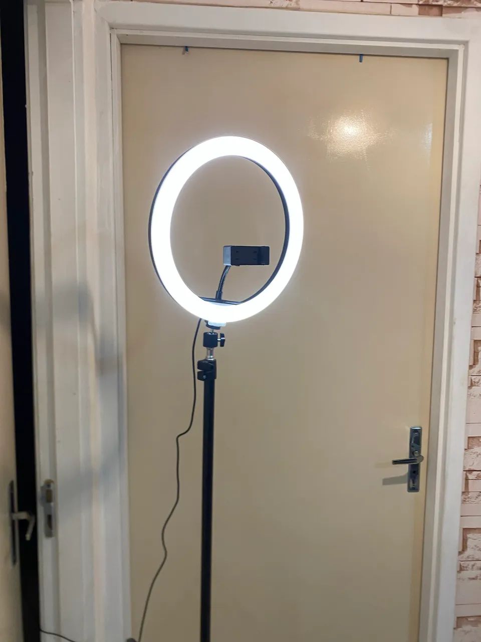 RING LIGHT 12 POLEGADAS COM SUPORTE PARA CELULAR NOVO LACRADO  - Foto 4