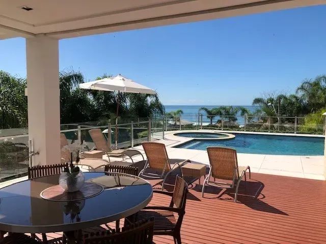 Casa de 6 suítes à venda na Praia Brava - Florianópolis - SC