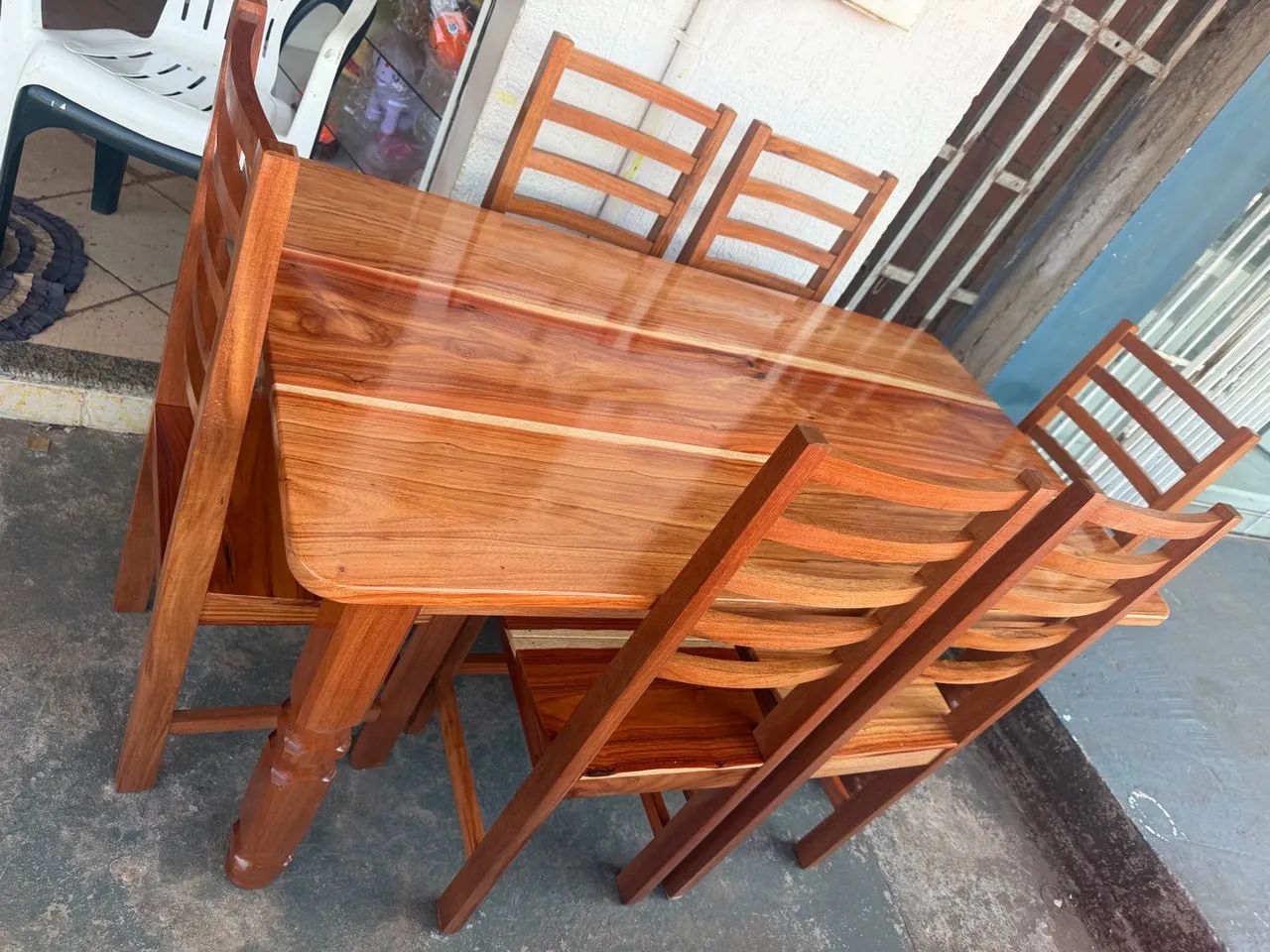 Mesa 6 cadeiras nova pernas torneadas  - Foto 3
