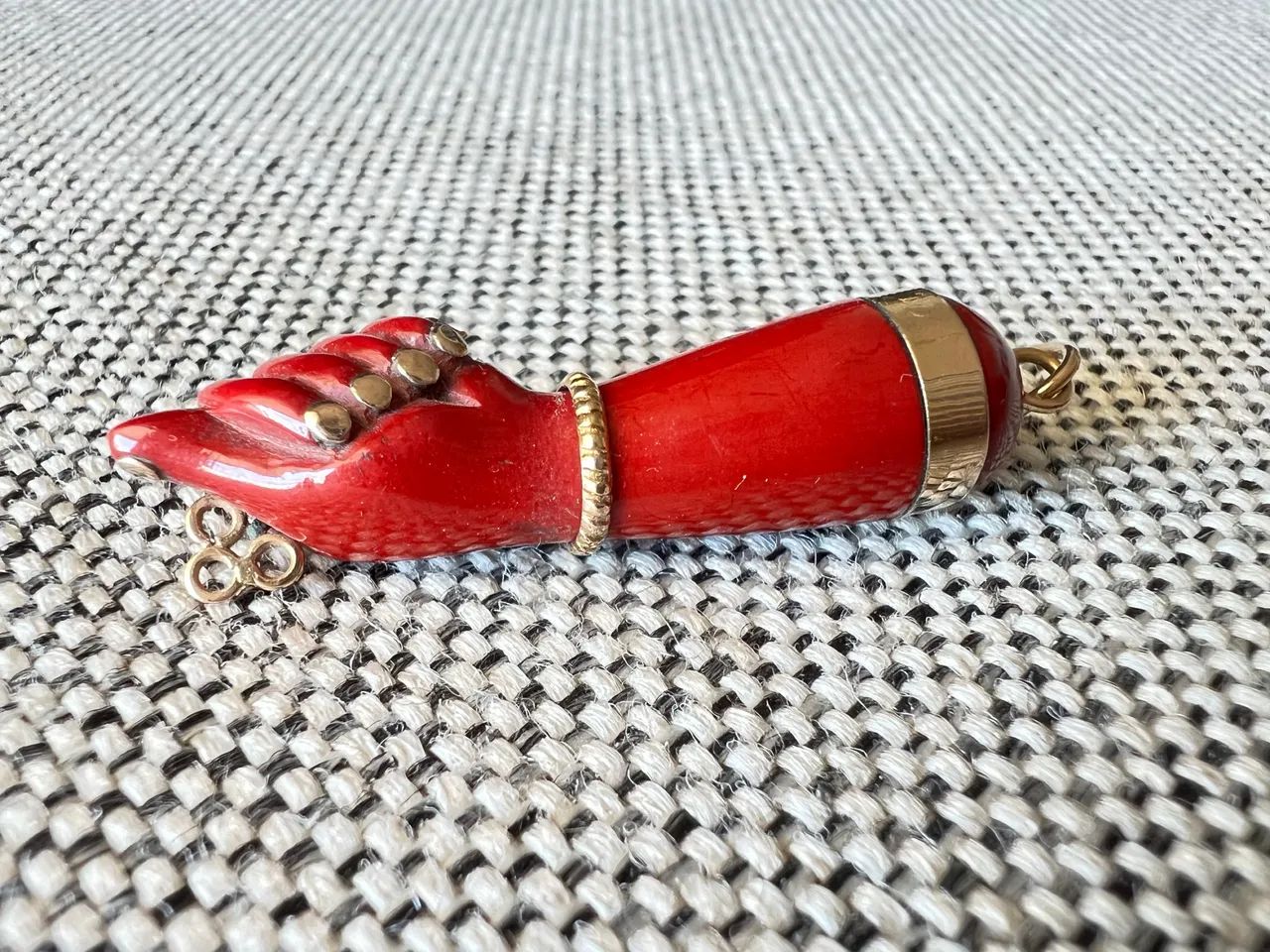 Pingente figa vermelha ouro 16k  - Foto 4