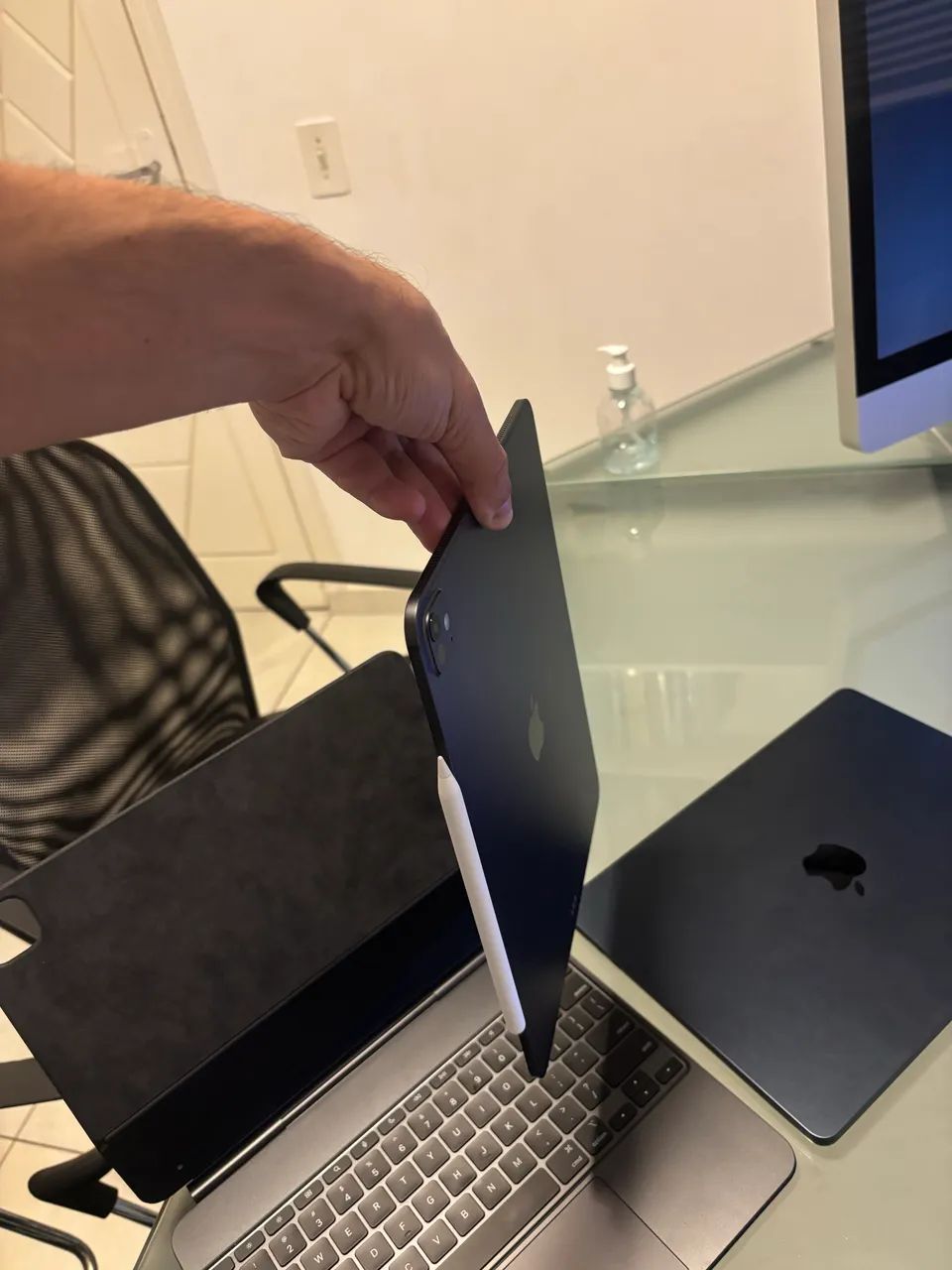 iPad Pro 13 M5 (512) Space Black + Apple Pencil Pro + Magic Keyboard - Foto 3