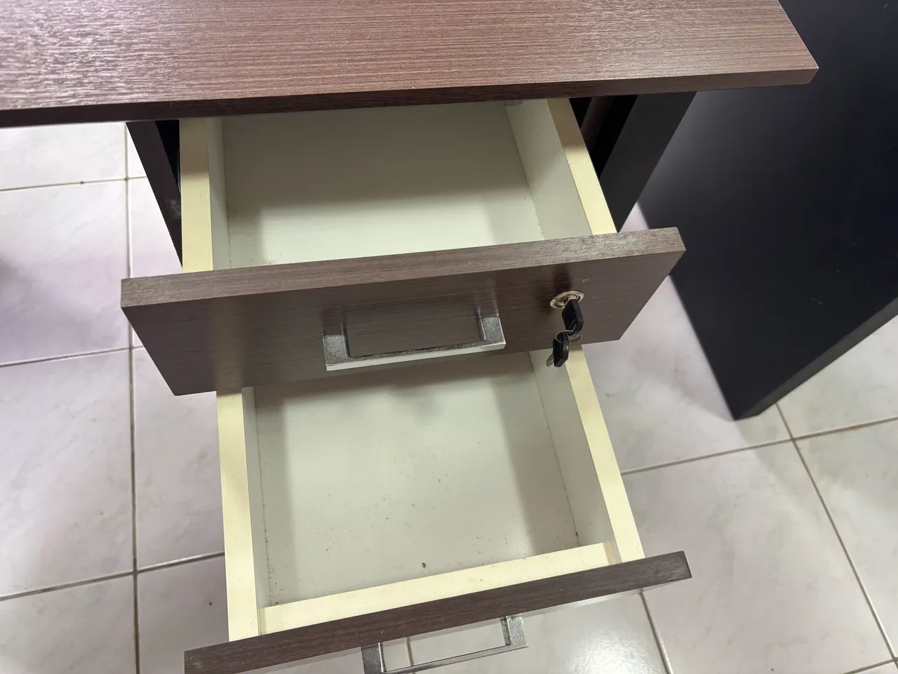 Escrivaninha com Gaveta em Marcenaria de Alta Qualidade - Foto 2