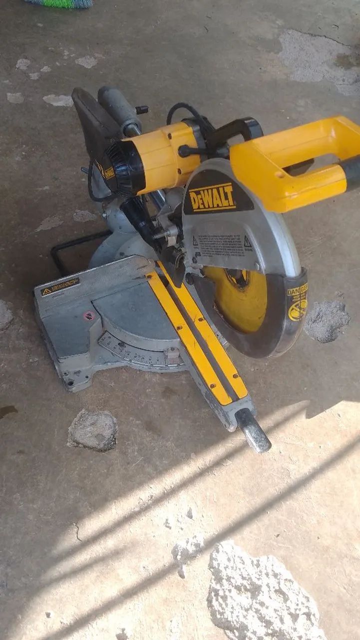 Serra meia esquadria Dewalt 