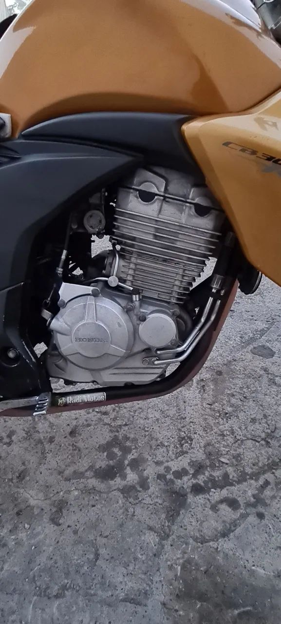 CB 300  - Foto 2