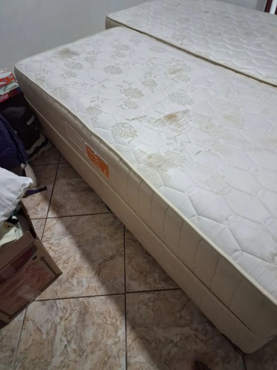 Duas Cama Box Solteiro (usados) - Foto 4