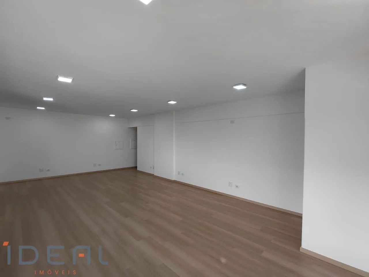 Loja em Centro Comercial para alugar no condomínio Transamérica, centro Empresarial no bai - Foto 4