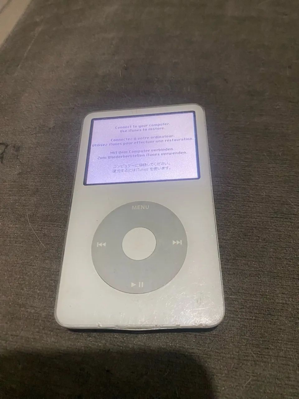 iPod classic 30 gigas em perfeito estado de conservação 