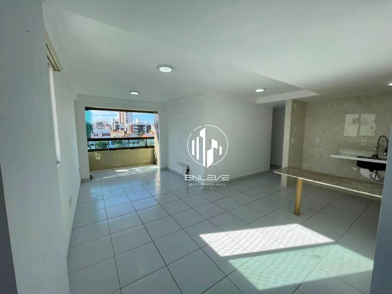 Apartamento com 03 quartos na Praia de Intermares