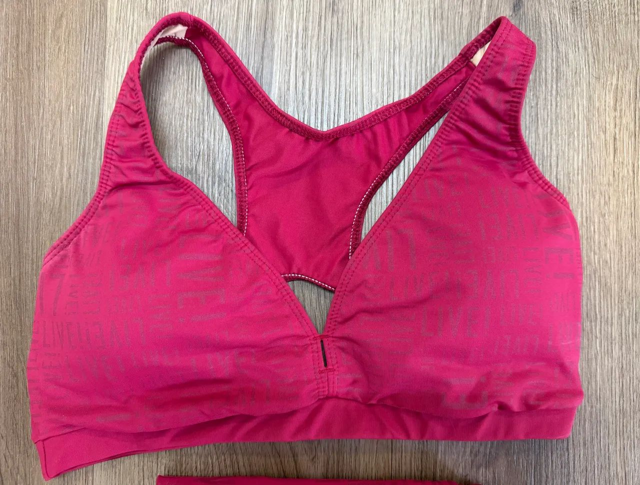 Vendo conjunto da LIVE (calça e top) - Foto 3