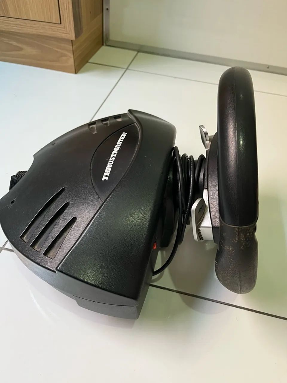 Volante Thrustmaster Ferrari - Foto 3