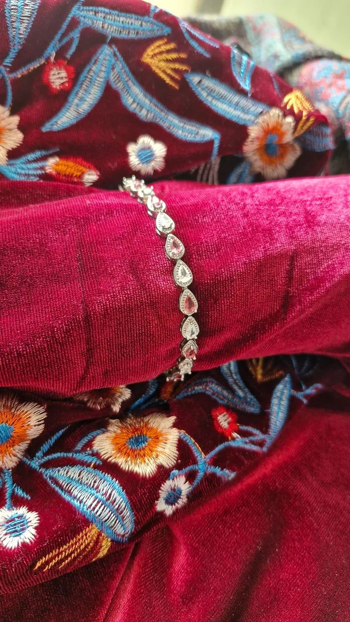 Pulseira de prata com banho de ródio e zircônias - Foto 2