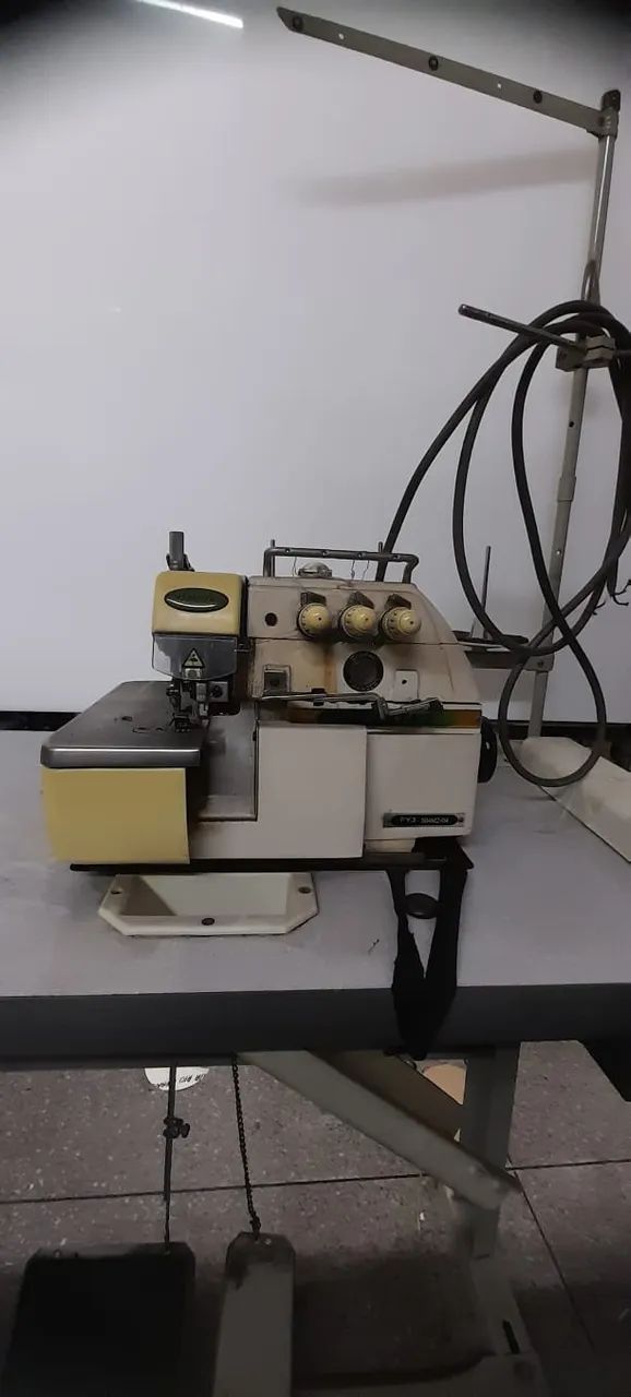 Maquina overlock