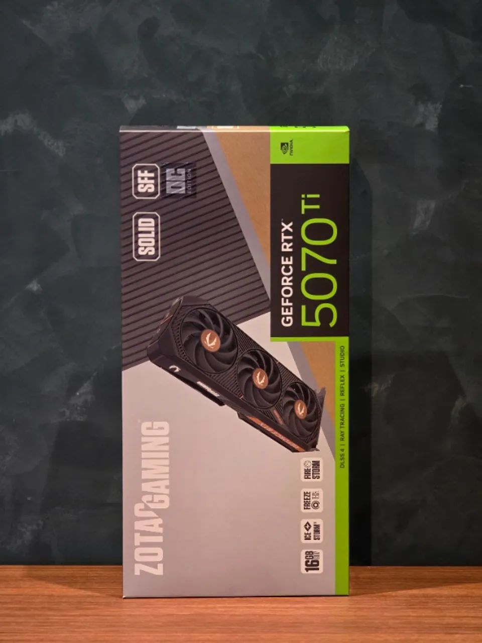 Placa de Vídeo Zotac Gaming GeForce RTX 5070 Ti SOLID OC