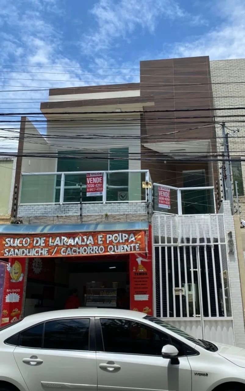 Casa localizada na rua Permínio de Souza