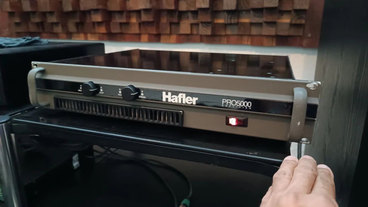 Amplificador hafler pro5000