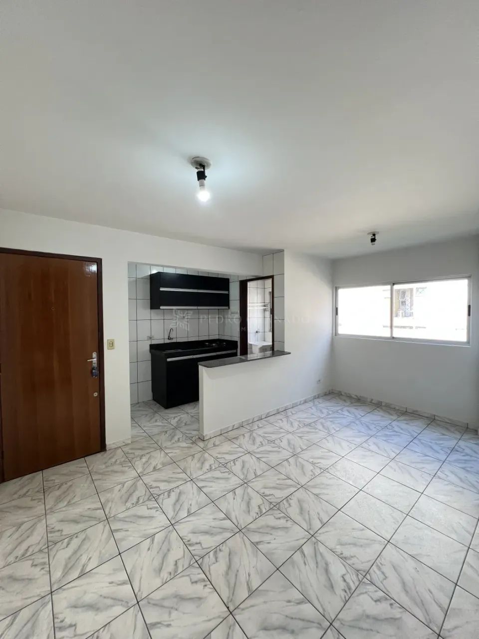 Apartamento 02 dormitórios - Zona 07 - Foto 2