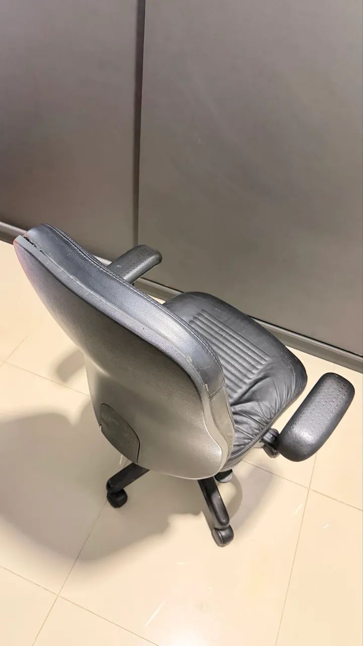 Cadeira de Escritório Diretor em couro 