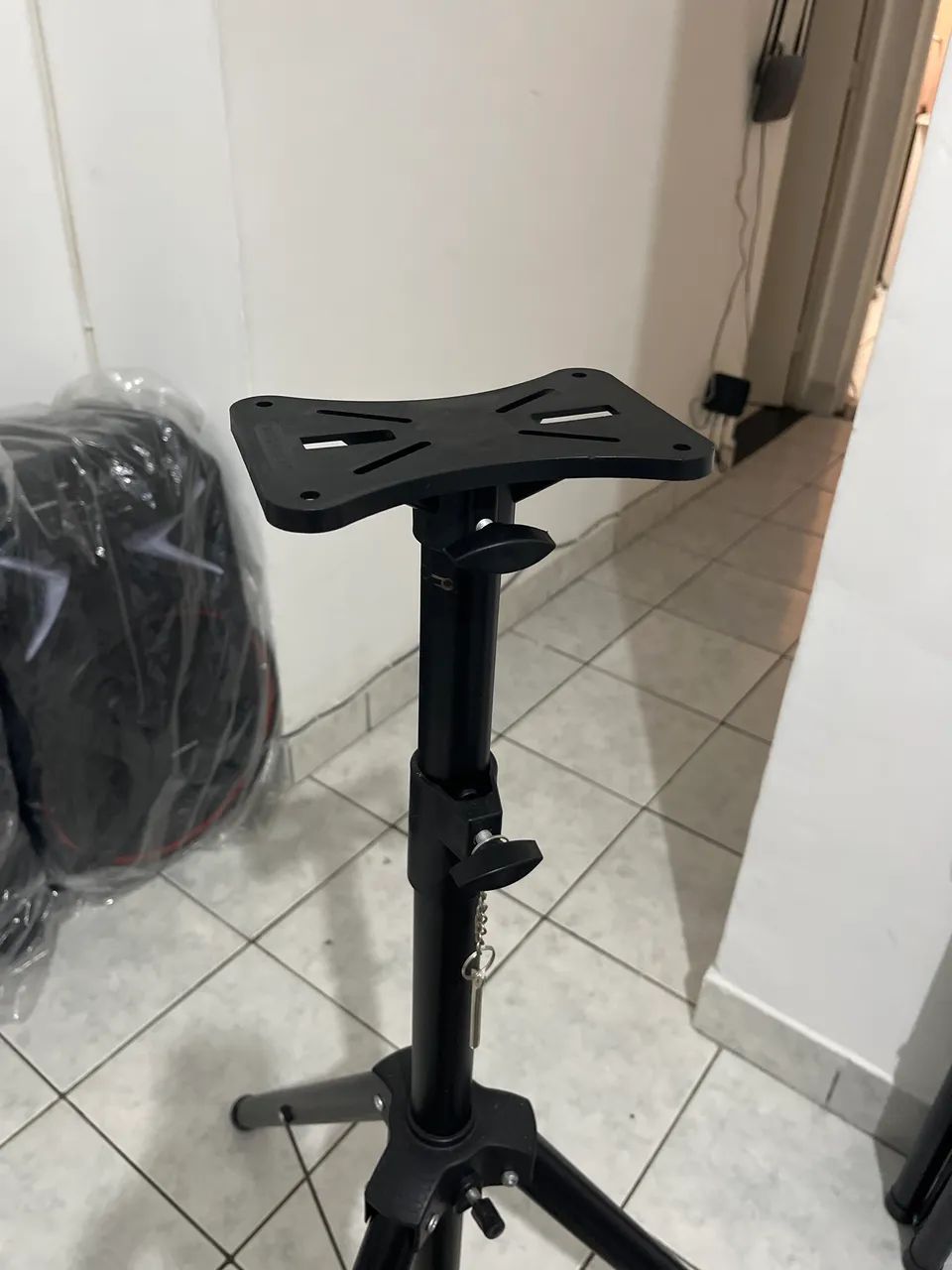 Tripé para caixas de som - Foto 5