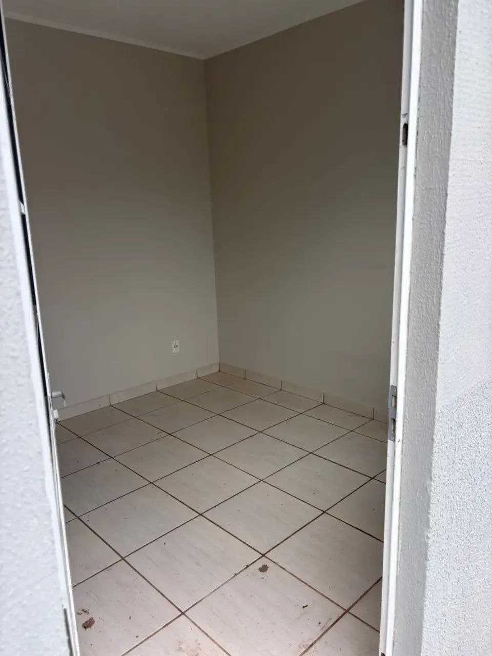 VENDO CASA NO SANTA TEREZINHA DE 2 QUARTOS MURADA PRONTO PARA MORAR - Foto 5