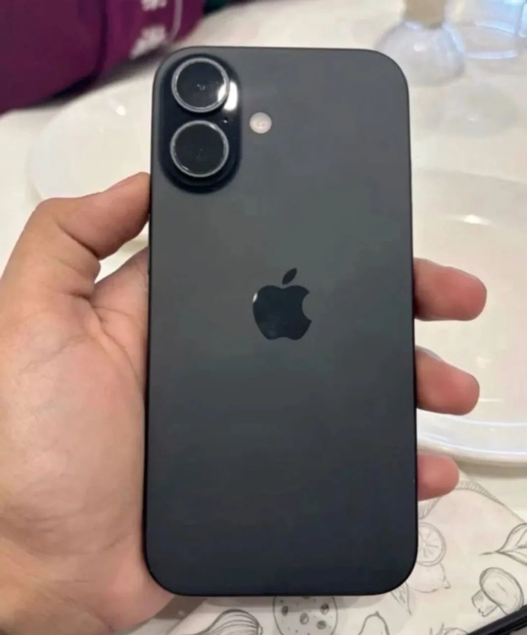 iPhone 16 