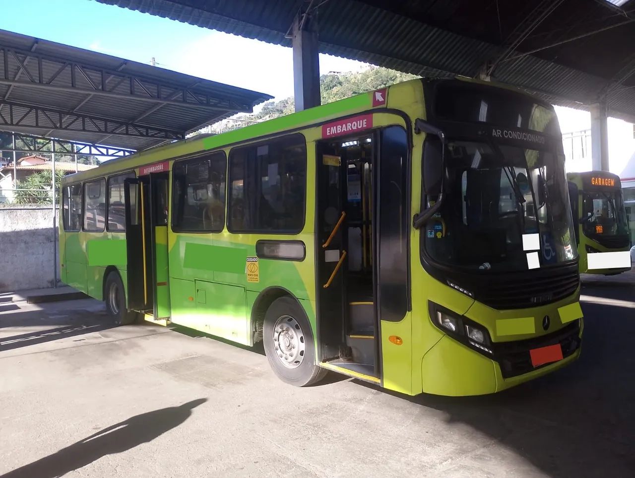 Caio Apache ano 2015 Mercedes 1519 com 37 lugares,ar condicionado  - Foto 5