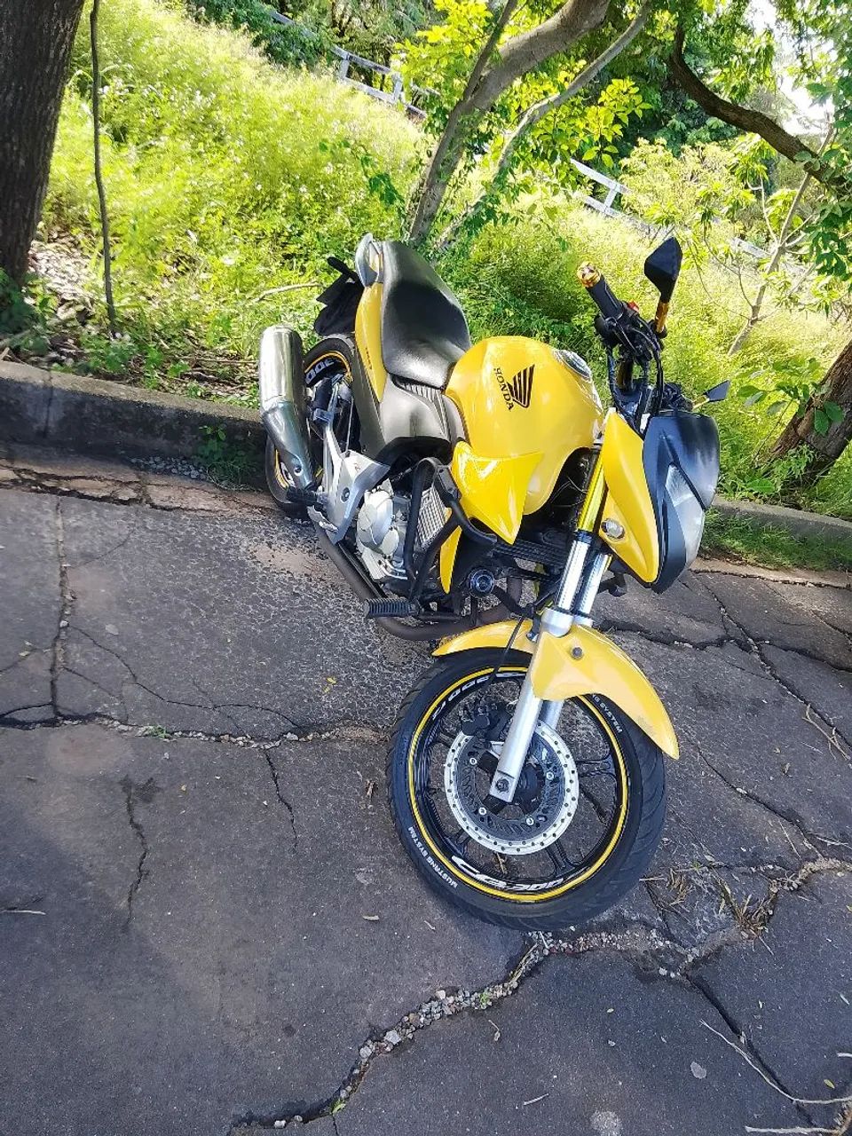 CB 300R conservada - Foto 3