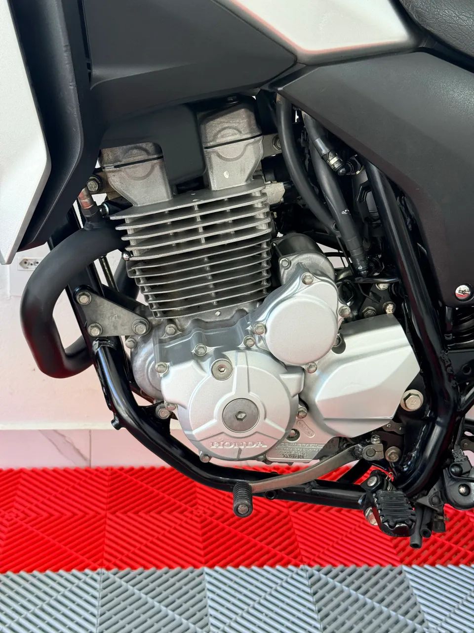 HONDA XRE 300  - Foto 4