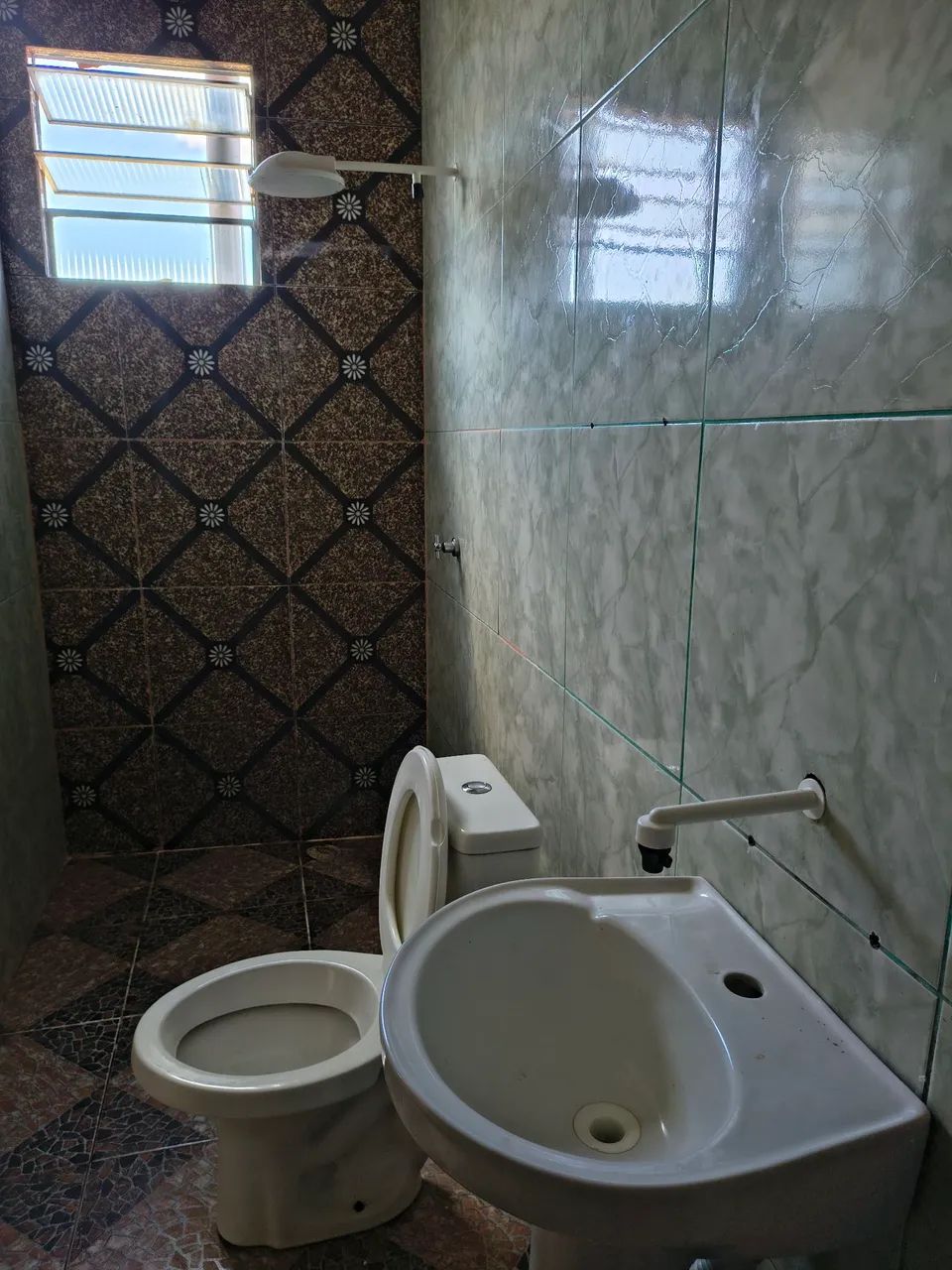 Aluga -se uma casa na compensa 2 - Foto 5