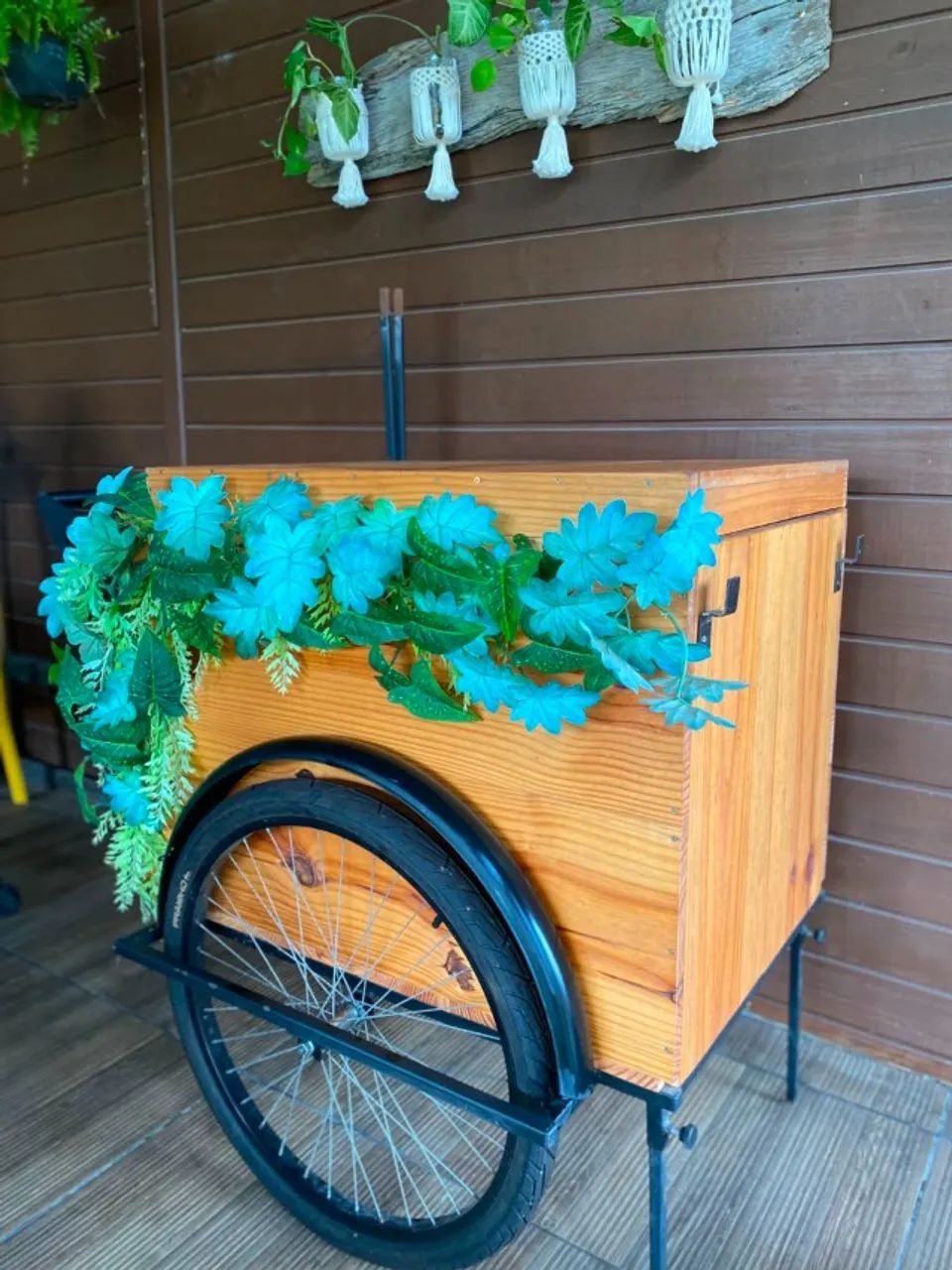 Carrinho Expositor em Madeira - Vendas, Eventos, Decoração, Bar, Feiras