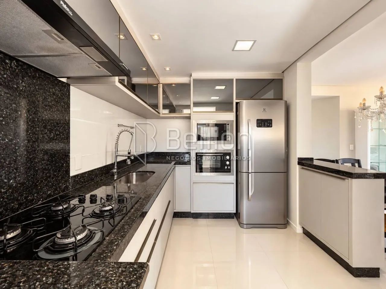 Apartamento 100% Mobiliado com 2 Quartos no Centro de Ascurra/SC - Foto 4