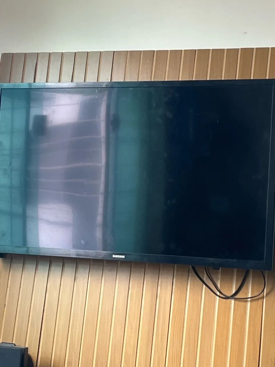 Televisão retirada de peça  - Foto 2